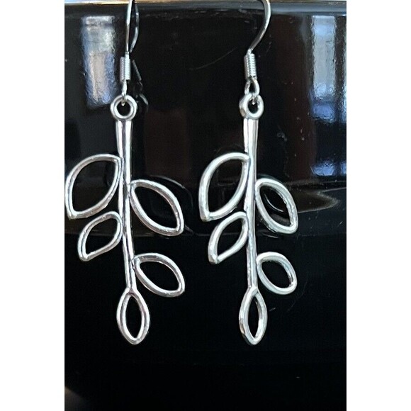 Women's Drop Hook Earring Hollow Leaf Charm Pendant  Boho Alloy Tree Leaves - Picture 4 of 4